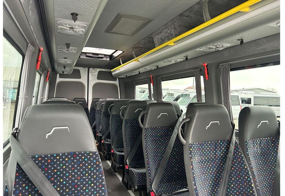 Xe bus mini, Xe van chở khách Mercedes-Benz Sprinter 517: hình 17