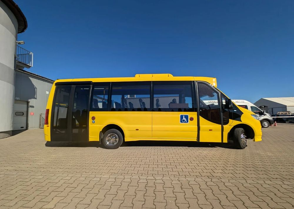 Mercedes-Benz Sprinter 517 City - Xe bus đô thị: hình 3 Mercedes-Benz Sprinter 517 City - Xe bus đô thị: hình 3