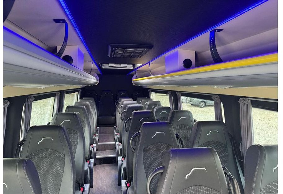 Xe bus mini, Xe van chở khách mới Mercedes-Benz Sprinter 519: hình 8
