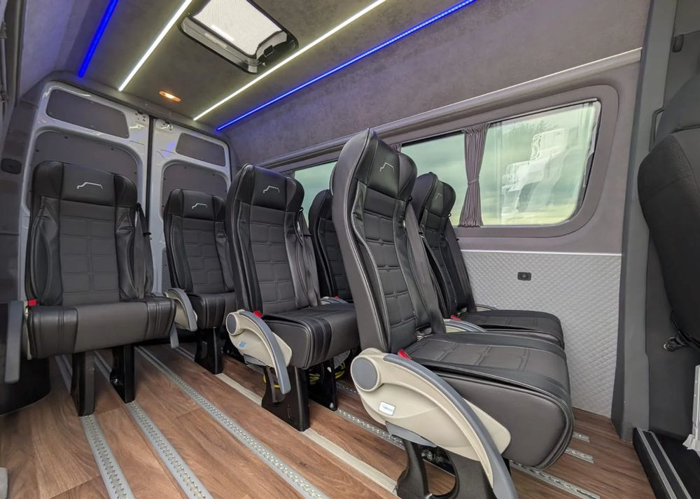 Xe bus mini, Xe buýt điện Mercedes-Benz Sprinter: hình 13