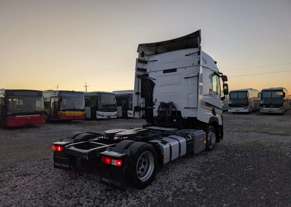 Renault T440 - Xe đầu kéo: hình 5 Renault T440 - Xe đầu kéo: hình 5