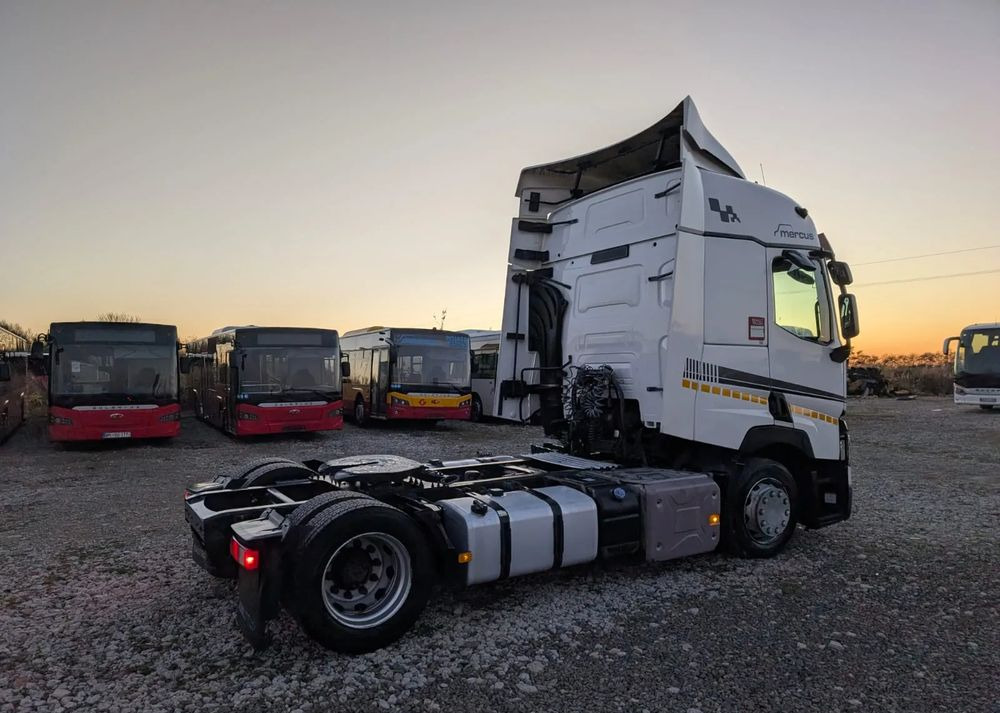 Renault T440 - Xe đầu kéo: hình 4 Renault T440 - Xe đầu kéo: hình 4