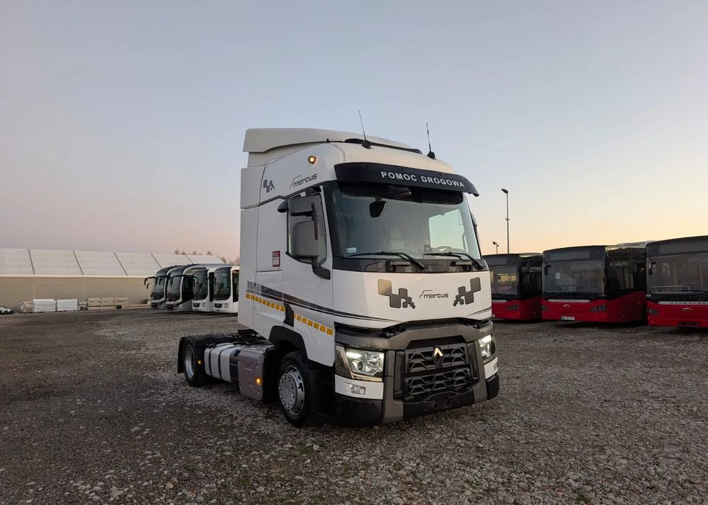 Renault T440 - Xe đầu kéo: hình 1 Renault T440 - Xe đầu kéo: hình 1