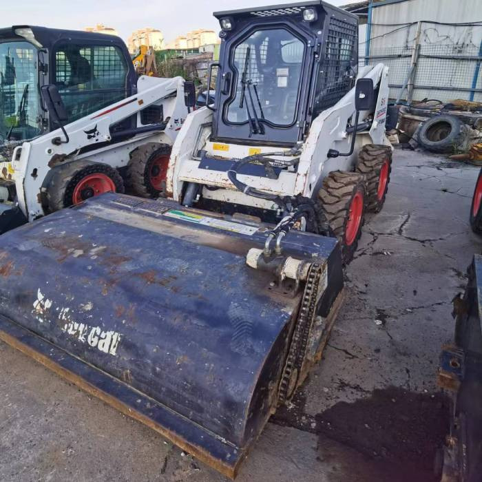 Bobcat S16 - Máy xúc lật đa năng: hình 3 Bobcat S16 - Máy xúc lật đa năng: hình 3