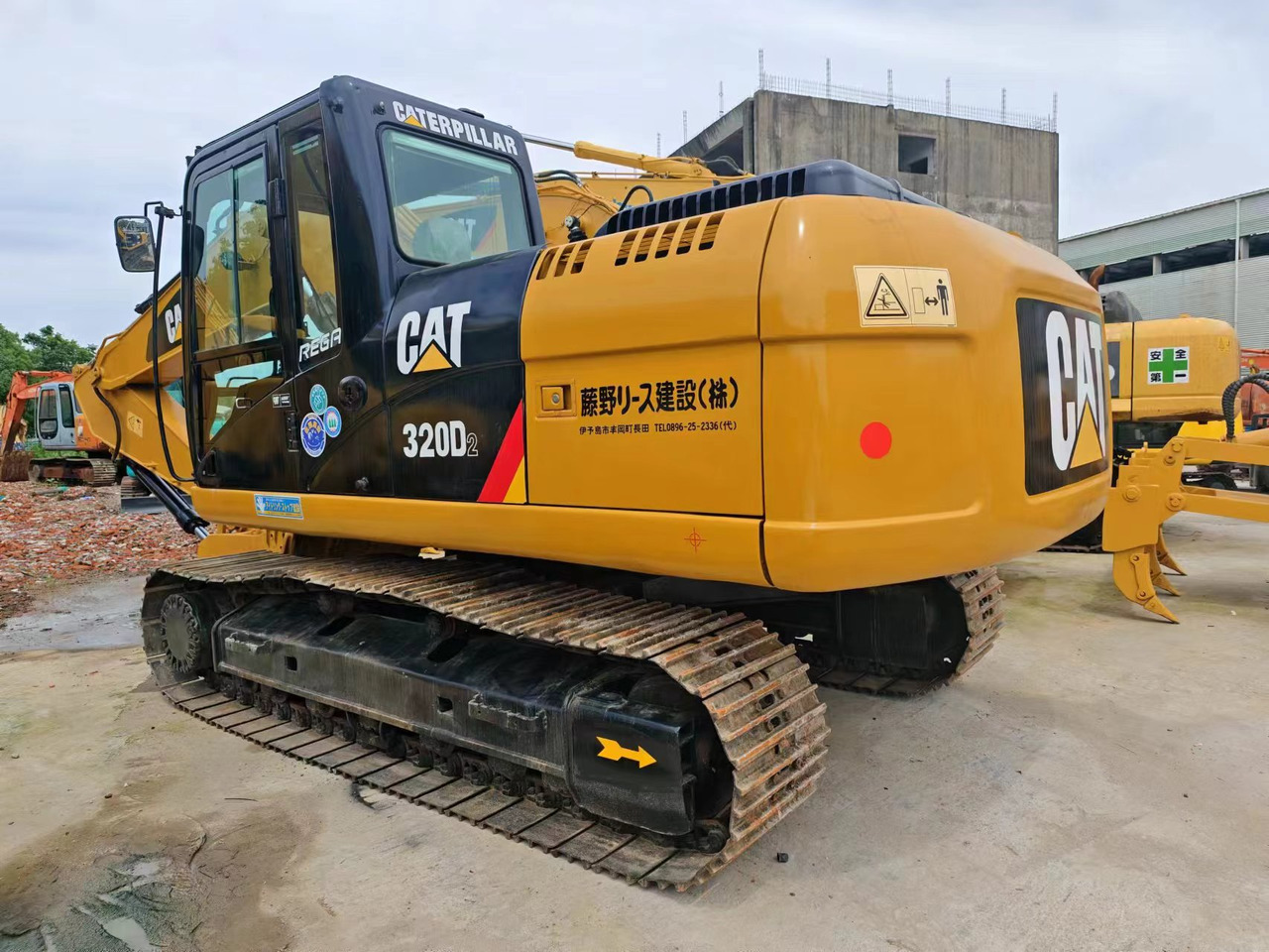 CAT 320D 320D2 320DL - Máy xúc bánh xích: hình 1 CAT 320D 320D2 320DL - Máy xúc bánh xích: hình 1