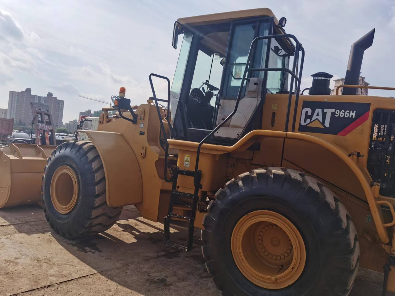 CAT 966H - Máy xúc lật bánh lốp: hình 3 CAT 966H - Máy xúc lật bánh lốp: hình 3
