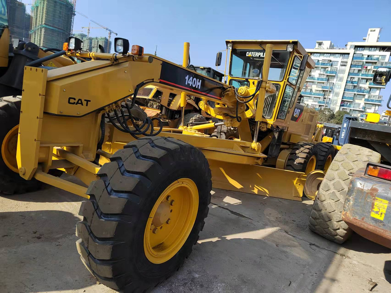 CATERPILLAR 140H - Máy san: hình 1 CATERPILLAR 140H - Máy san: hình 1