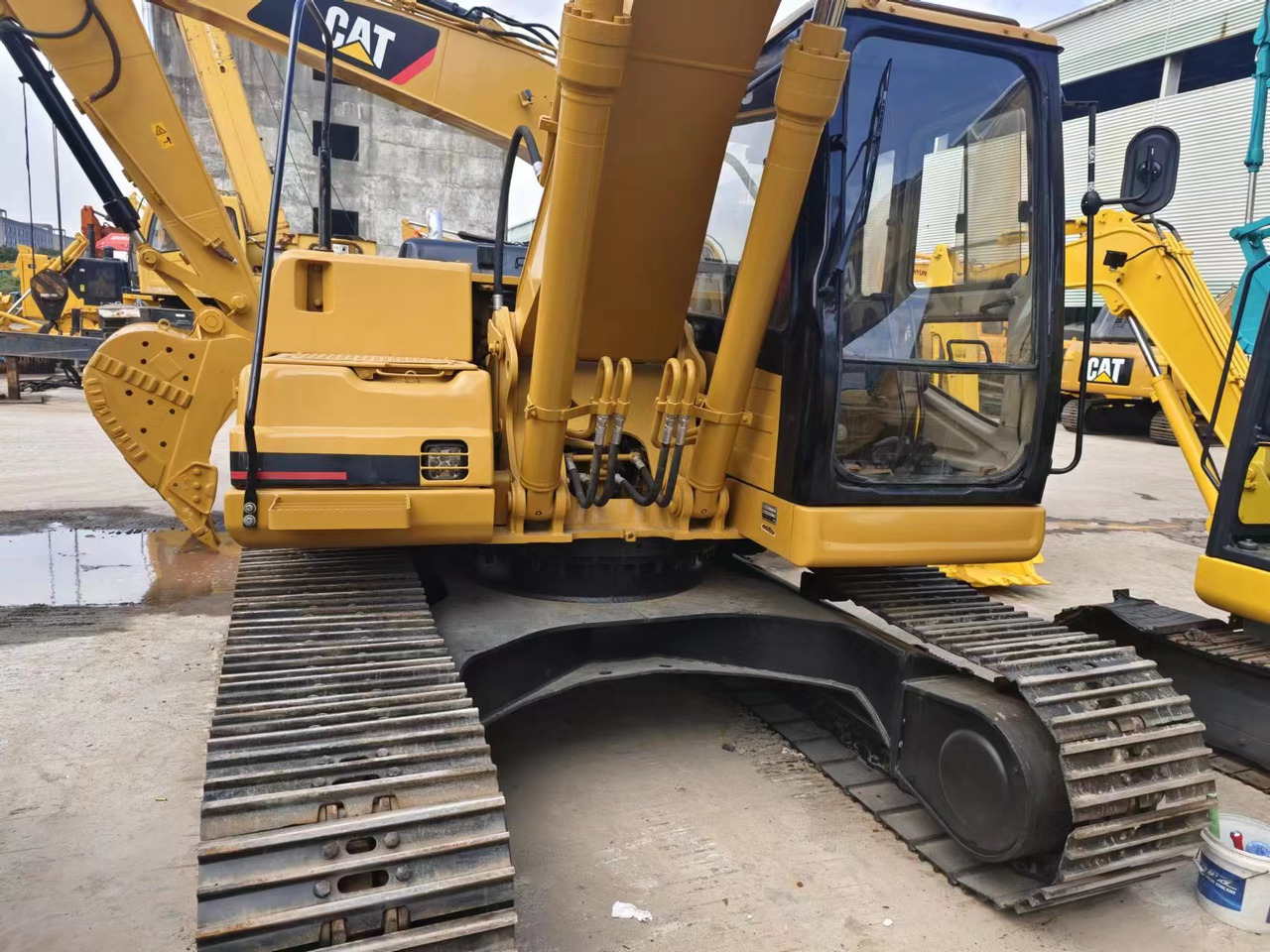 CATERPILLAR 320BL - Máy xúc bánh xích: hình 2 CATERPILLAR 320BL - Máy xúc bánh xích: hình 2