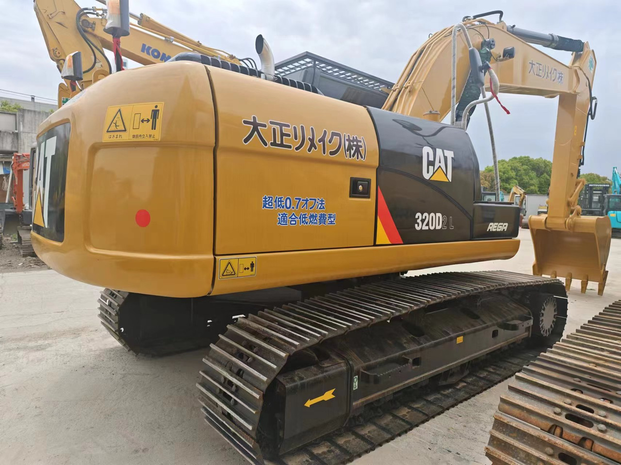 CATERPILLAR 320D - Máy xúc bánh xích: hình 2 CATERPILLAR 320D - Máy xúc bánh xích: hình 2