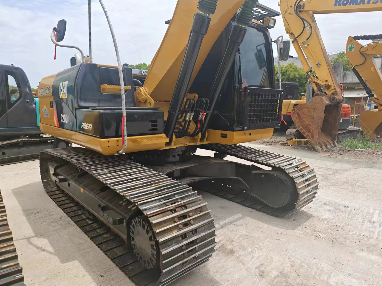 CATERPILLAR 320D - Máy xúc bánh xích: hình 4 CATERPILLAR 320D - Máy xúc bánh xích: hình 4