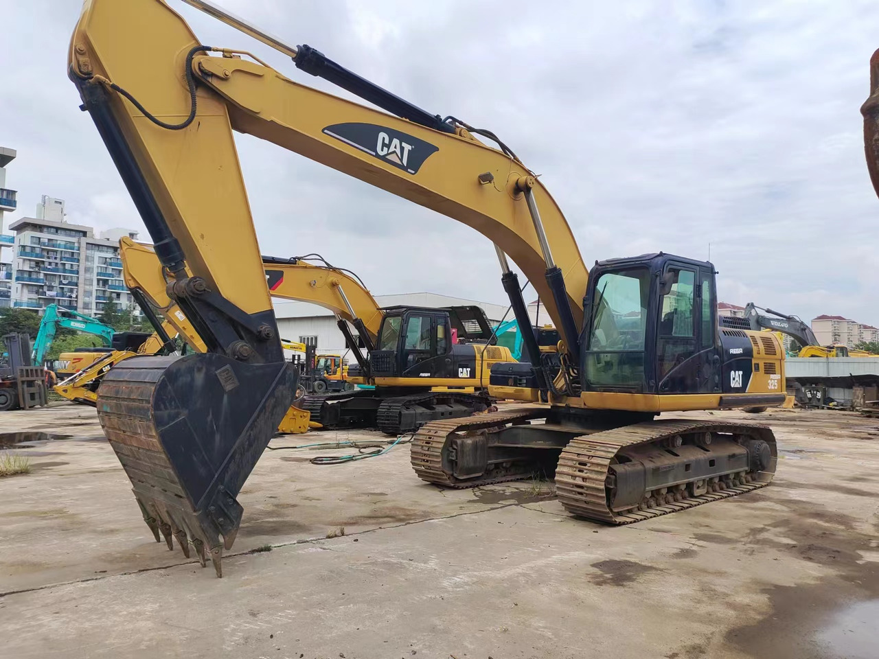 CATERPILLAR 325C - Máy xúc bánh xích: hình 1 CATERPILLAR 325C - Máy xúc bánh xích: hình 1
