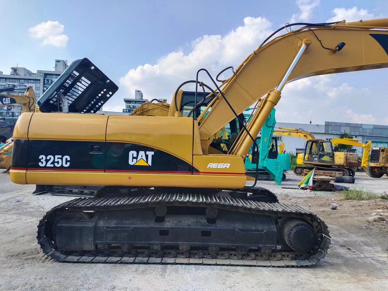 CATERPILLAR 325C - Máy xúc bánh xích: hình 3 CATERPILLAR 325C - Máy xúc bánh xích: hình 3