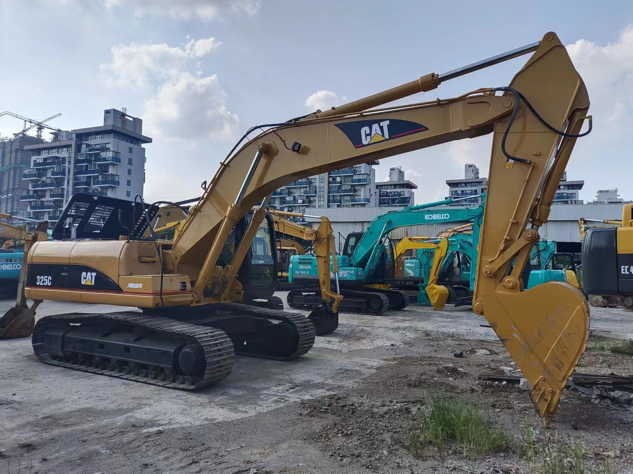 CATERPILLAR 325C - Máy xúc bánh xích: hình 1 CATERPILLAR 325C - Máy xúc bánh xích: hình 1