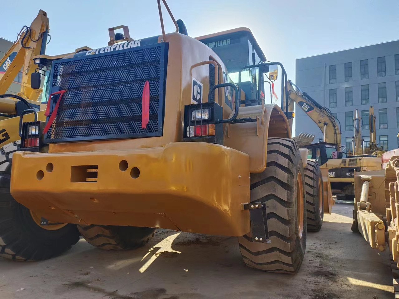 CATERPILLAR 950H - Máy xúc lật bánh lốp: hình 4 CATERPILLAR 950H - Máy xúc lật bánh lốp: hình 4