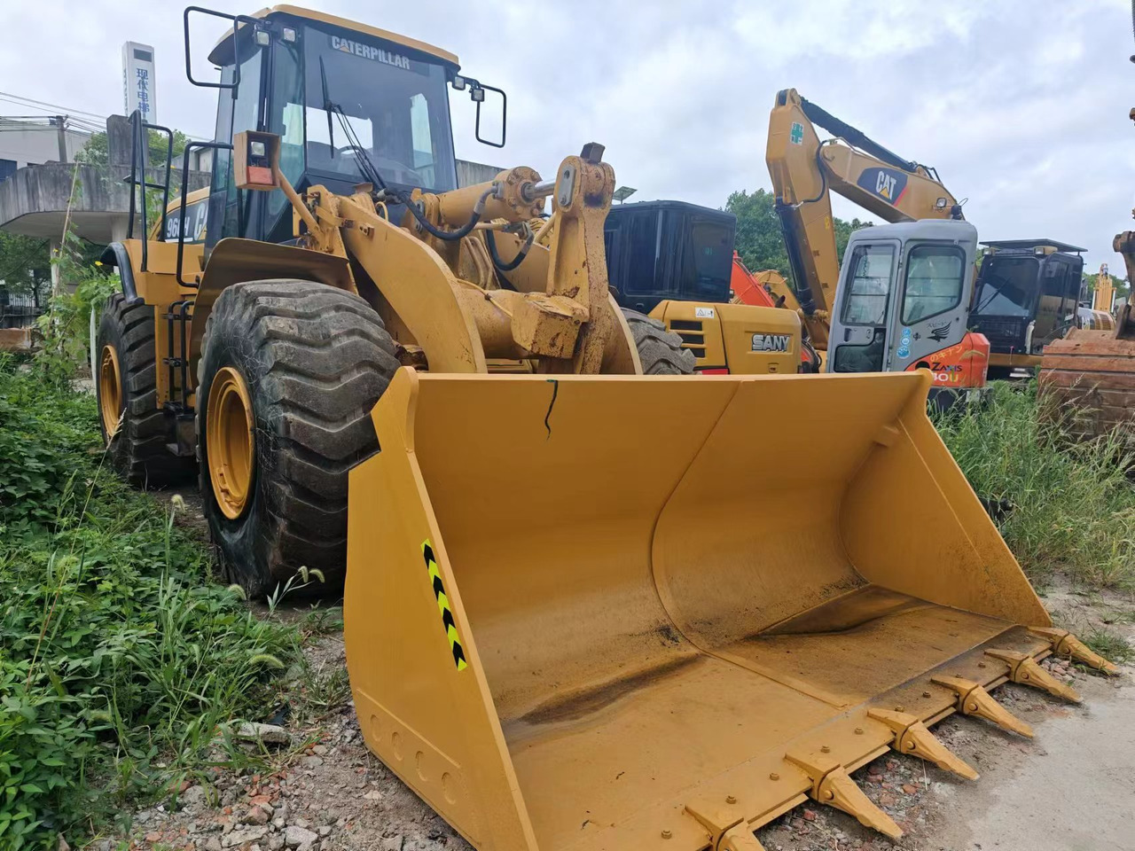 CATERPILLAR 966H - Máy xúc lật bánh lốp: hình 1 CATERPILLAR 966H - Máy xúc lật bánh lốp: hình 1