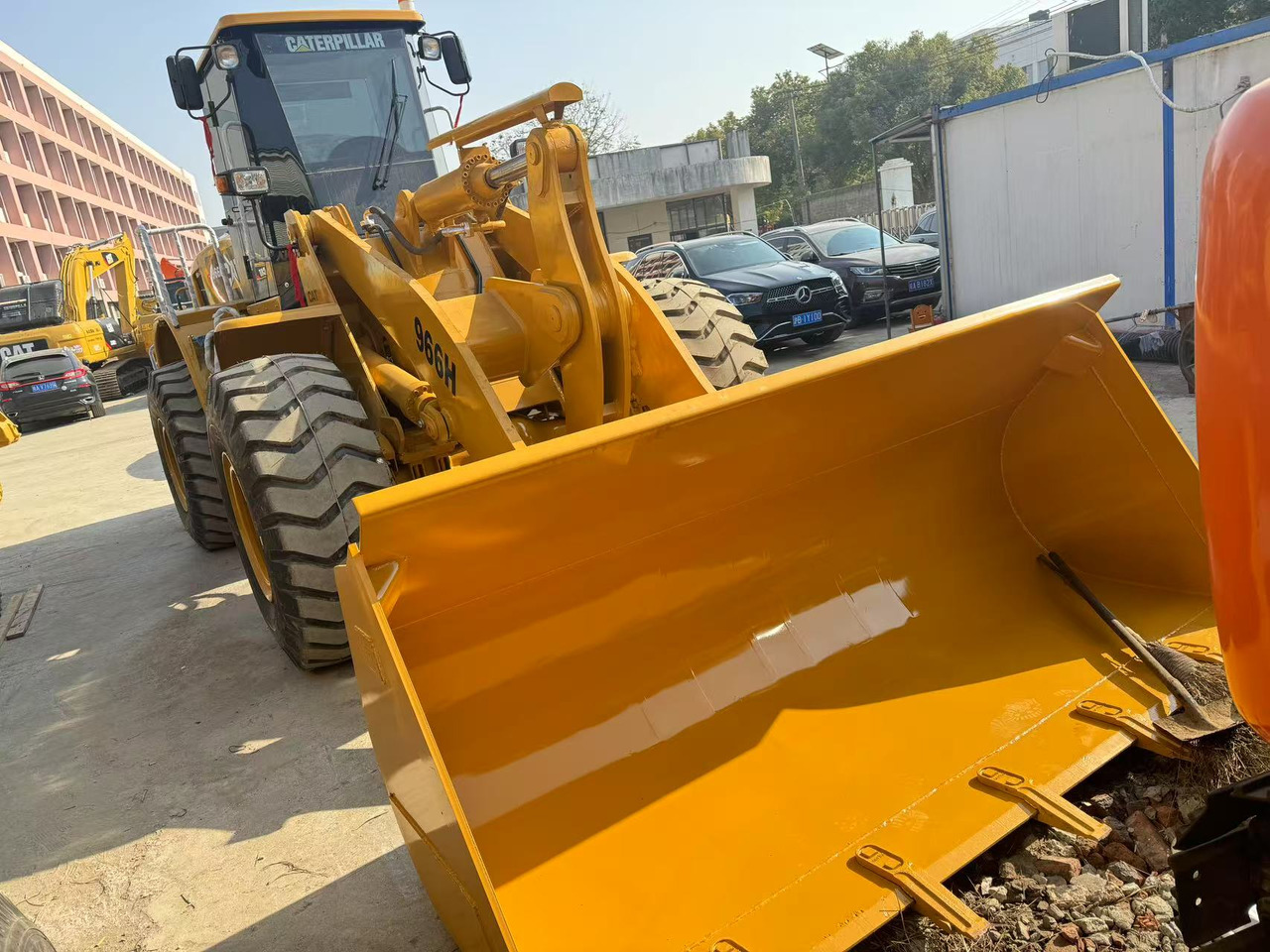 CATERPILLAR 966H - Máy xúc lật bánh lốp: hình 3 CATERPILLAR 966H - Máy xúc lật bánh lốp: hình 3