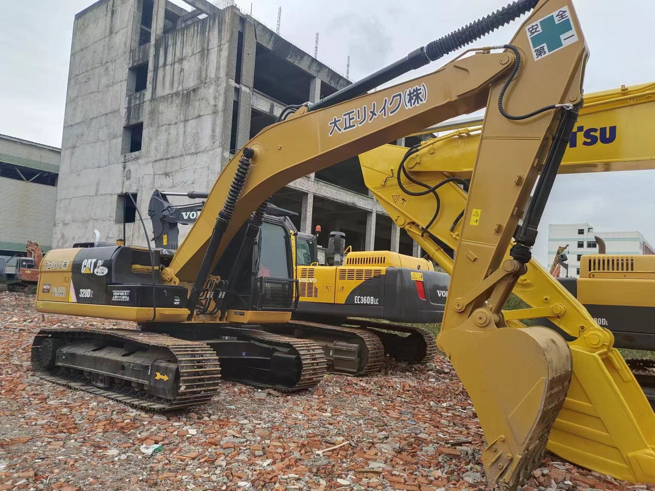 CATERPILLAR CAT 320D - Máy xúc bánh xích: hình 1 CATERPILLAR CAT 320D - Máy xúc bánh xích: hình 1