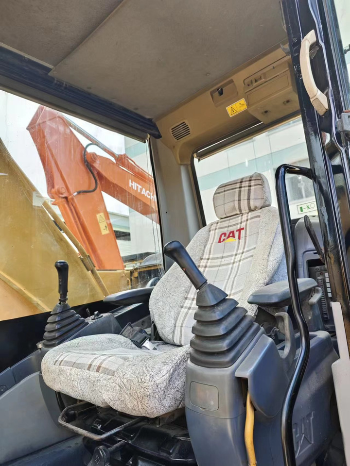 CATERPILLAR CAT 320D2 - Máy xúc bánh xích: hình 4 CATERPILLAR CAT 320D2 - Máy xúc bánh xích: hình 4