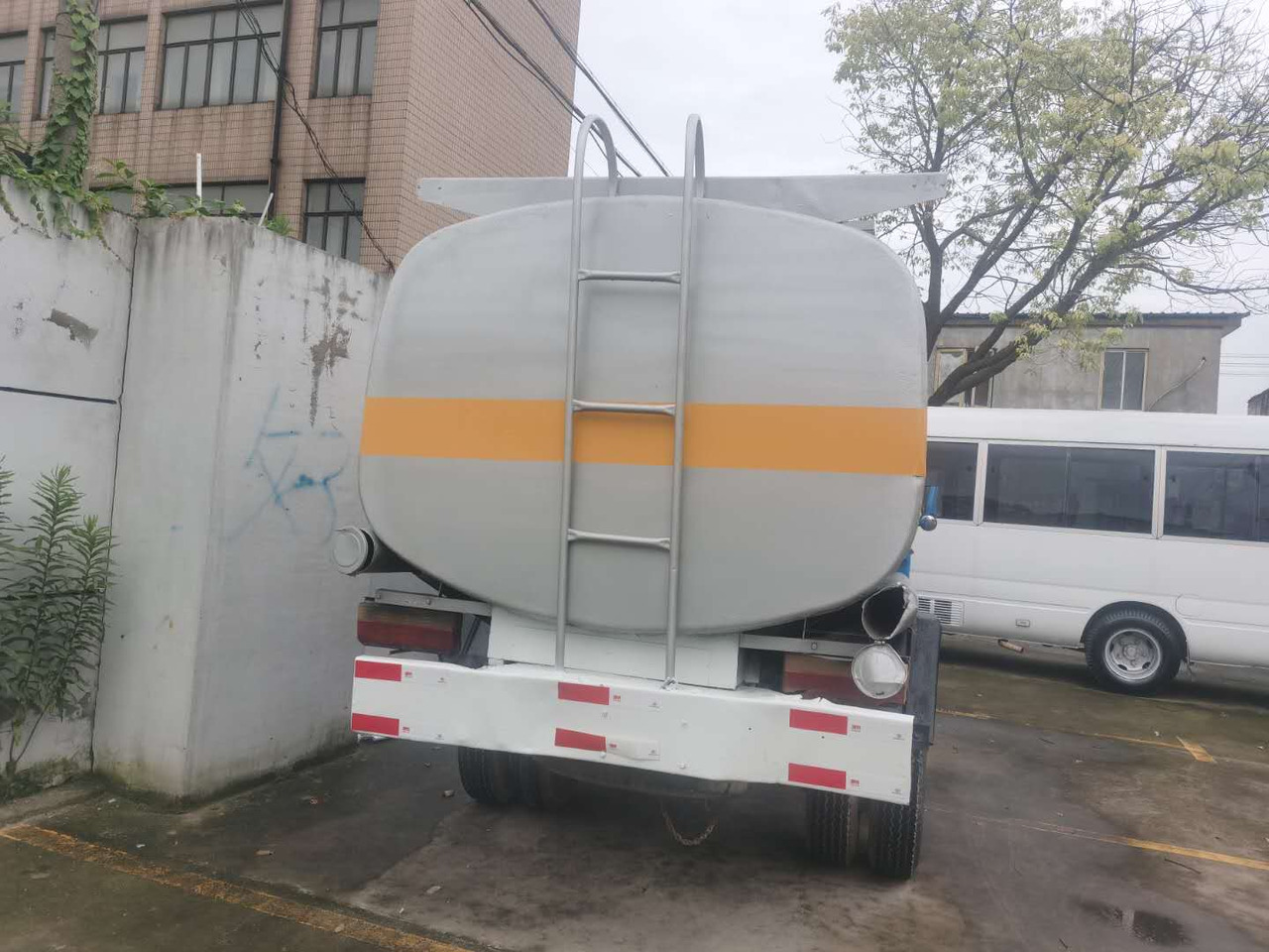 DONGFENG 6ton - Xe bồn: hình 4 DONGFENG 6ton - Xe bồn: hình 4