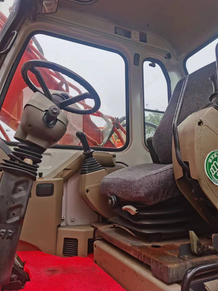 DOOSAN DH150W-7 - Máy xúc bánh lốp: hình 3 DOOSAN DH150W-7 - Máy xúc bánh lốp: hình 3