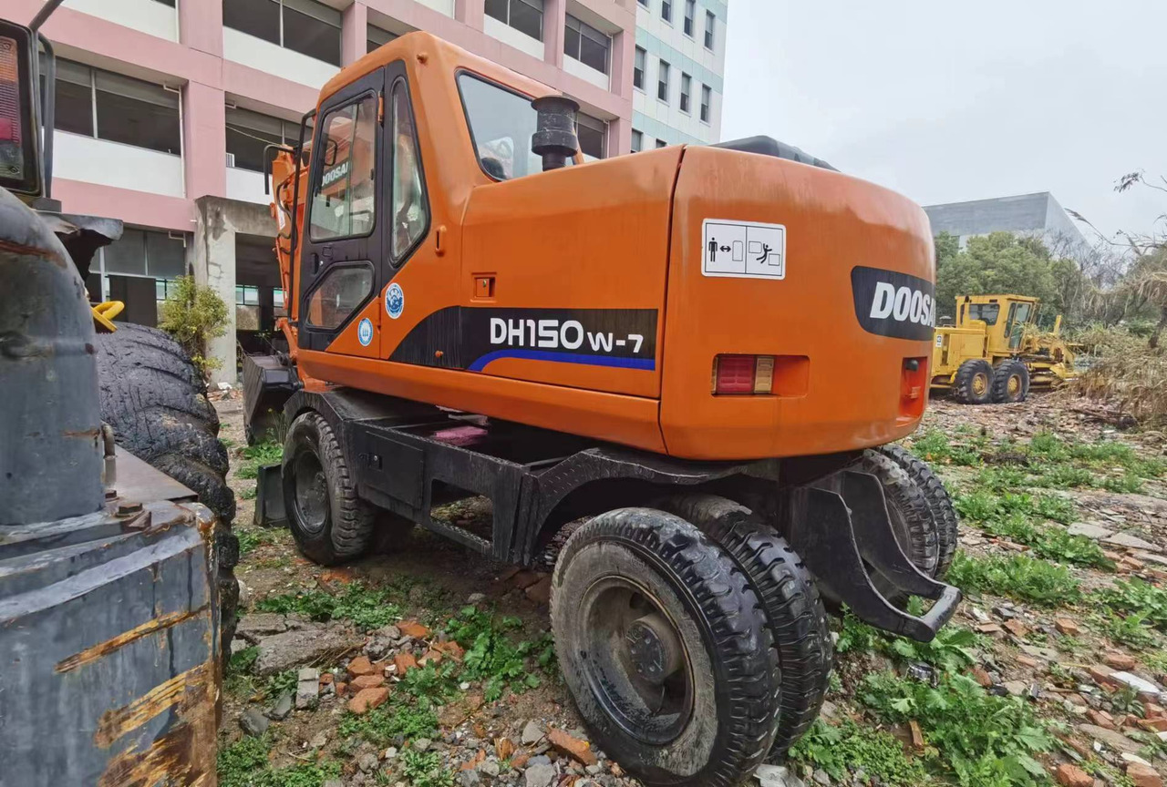 DOOSAN DH150W-7 - Máy xúc bánh lốp: hình 5 DOOSAN DH150W-7 - Máy xúc bánh lốp: hình 5
