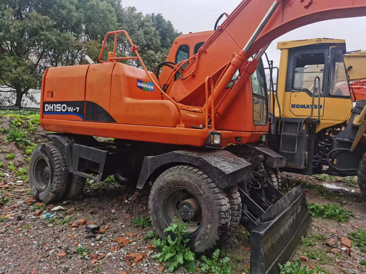 DOOSAN DH150W-7 - Máy xúc bánh lốp: hình 4 DOOSAN DH150W-7 - Máy xúc bánh lốp: hình 4