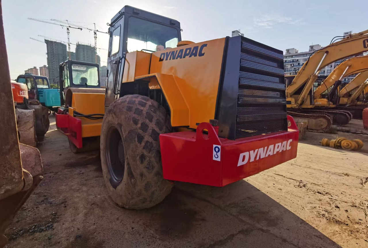 DYNAPAC CA30D - Máy đầm: hình 5 DYNAPAC CA30D - Máy đầm: hình 5