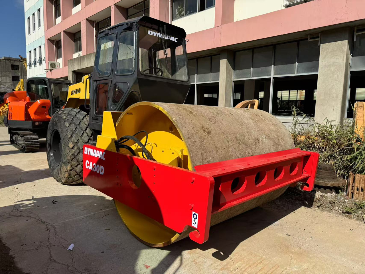 DYNAPAC CA30D - Máy đầm: hình 2 DYNAPAC CA30D - Máy đầm: hình 2