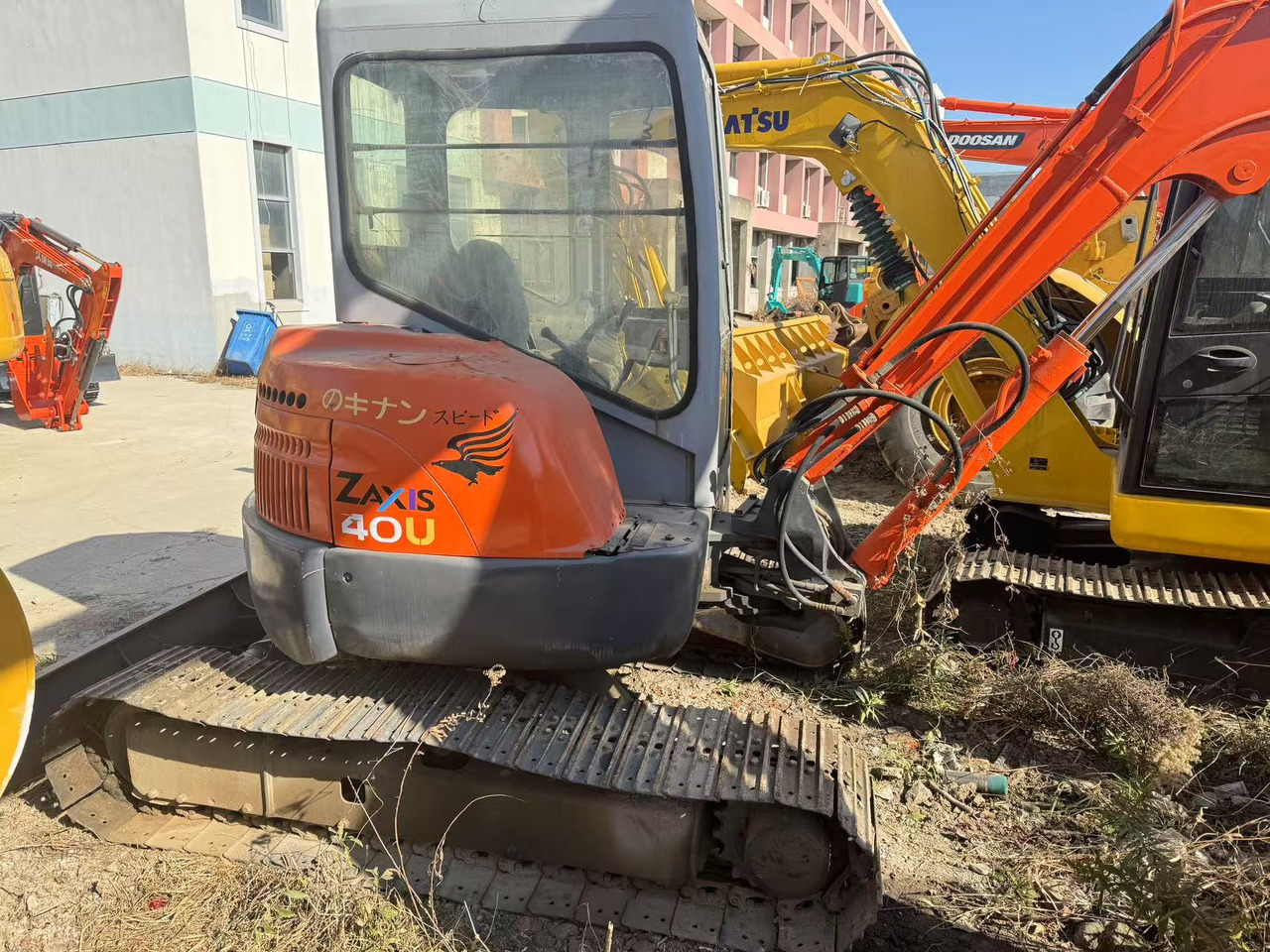 HITACHI ZX40U - Máy xúc mini: hình 3 HITACHI ZX40U - Máy xúc mini: hình 3