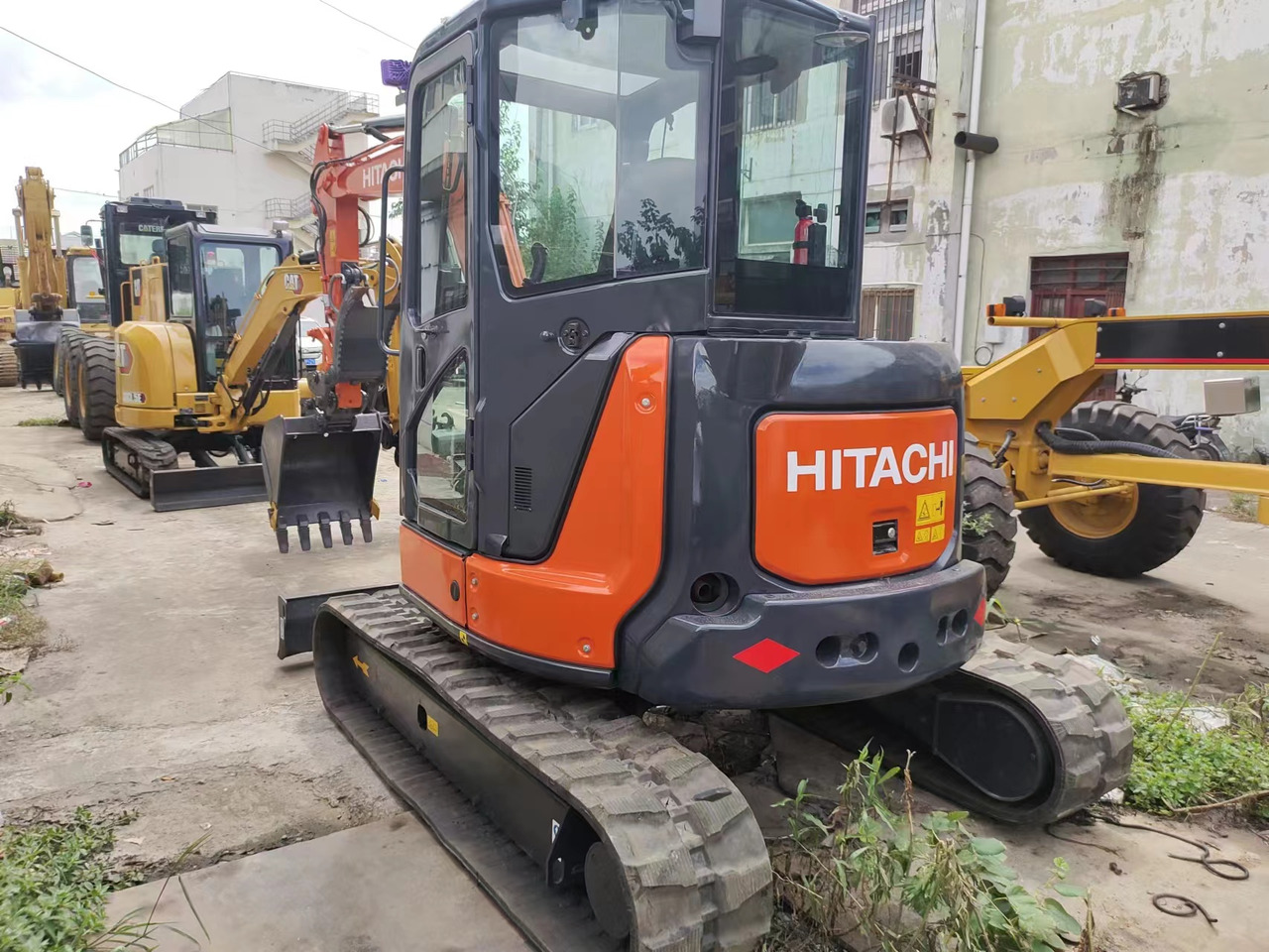 HITACHI ZX55 USR-5A - Máy xúc mini: hình 1 HITACHI ZX55 USR-5A - Máy xúc mini: hình 1
