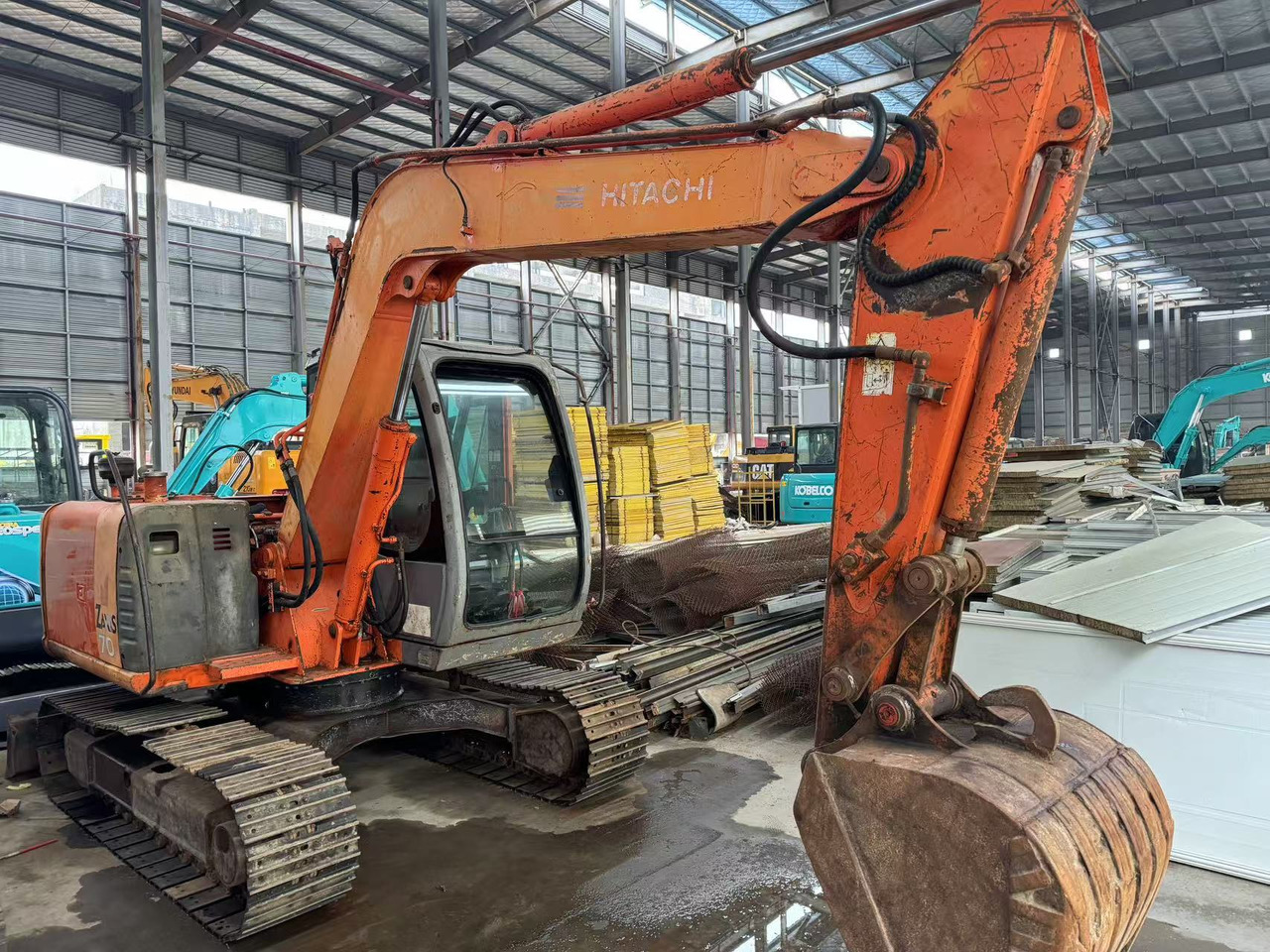 HITACHI ZX70 JAPAN SURPLUS - Máy xúc mini: hình 2 HITACHI ZX70 JAPAN SURPLUS - Máy xúc mini: hình 2