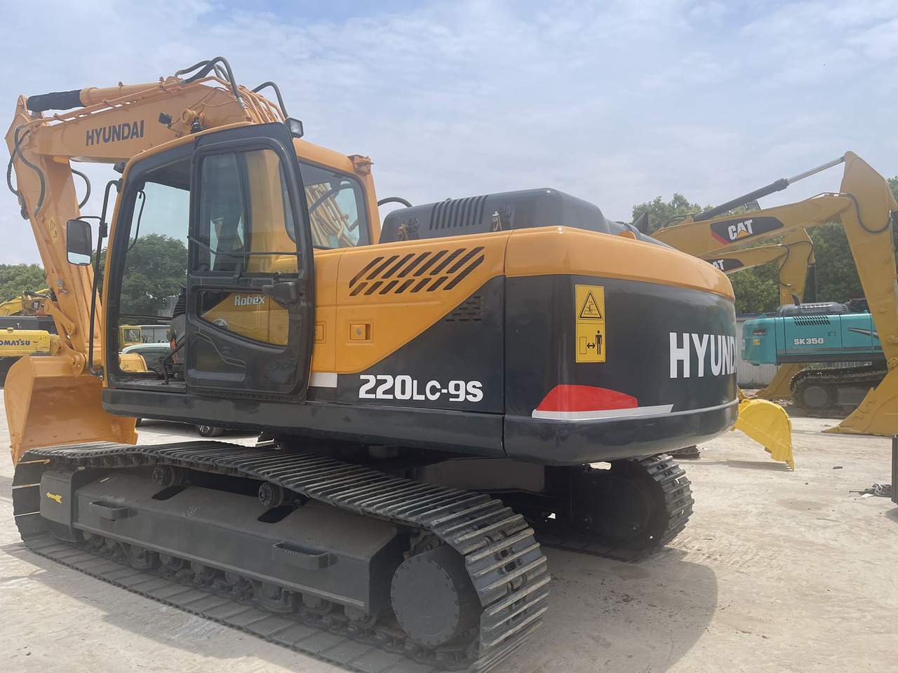 HYUNDAI 220LC-9S - Máy xúc bánh xích: hình 2 HYUNDAI 220LC-9S - Máy xúc bánh xích: hình 2