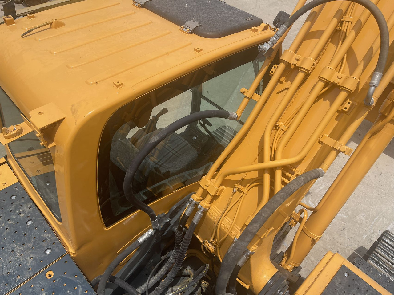 HYUNDAI 220LC-9S - Máy xúc bánh xích: hình 5 HYUNDAI 220LC-9S - Máy xúc bánh xích: hình 5