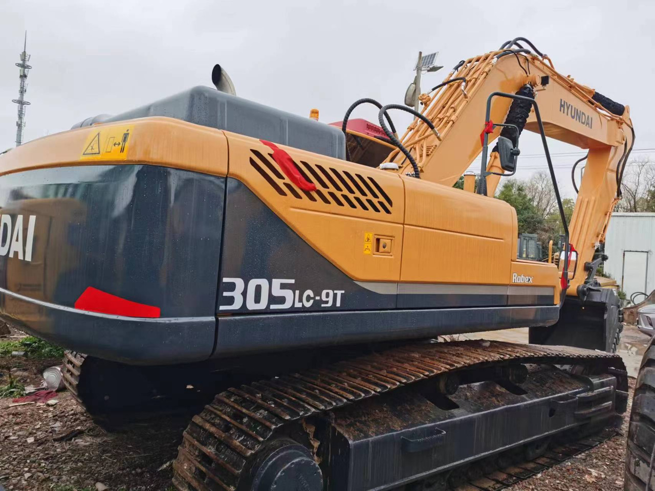 HYUNDAI 305LC-9T - Máy xúc bánh xích: hình 2 HYUNDAI 305LC-9T - Máy xúc bánh xích: hình 2