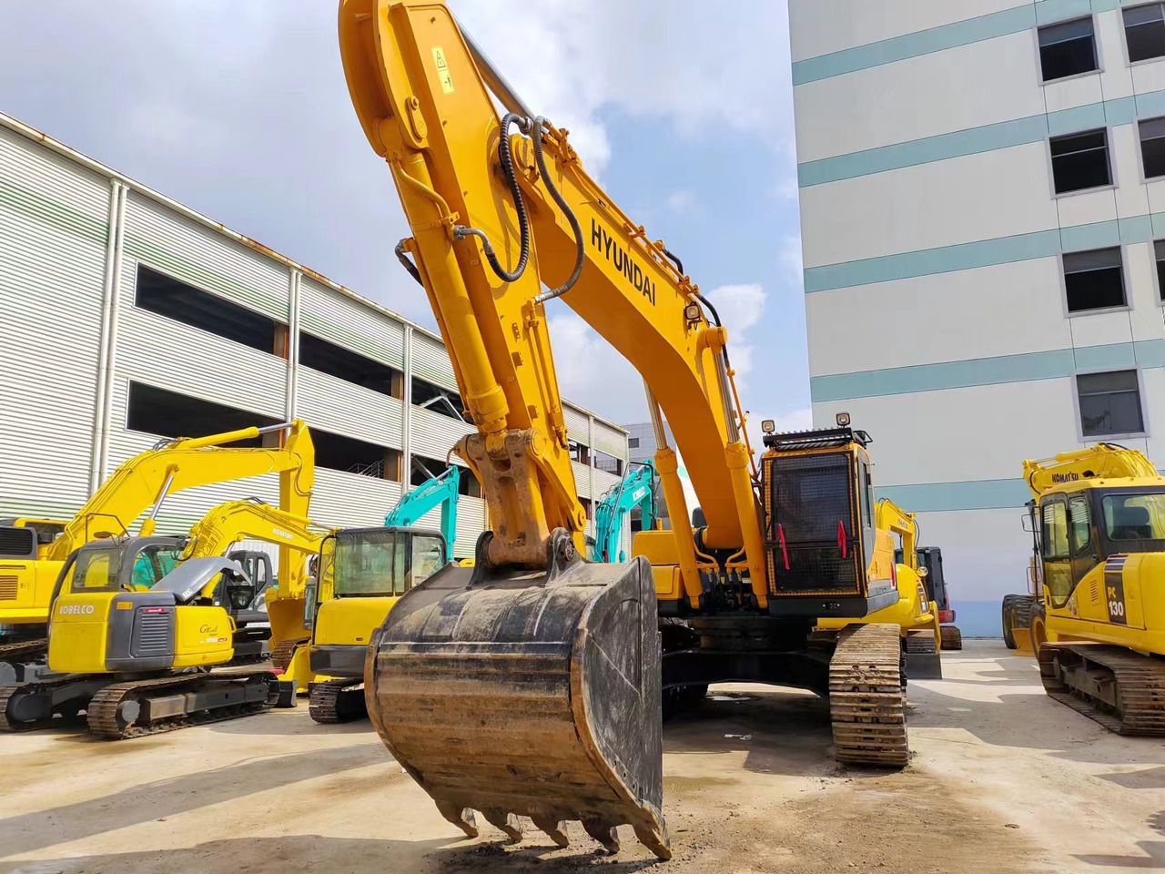 HYUNDAI R385LC-9T R305 R220 - Máy xúc bánh xích: hình 2 HYUNDAI R385LC-9T R305 R220 - Máy xúc bánh xích: hình 2