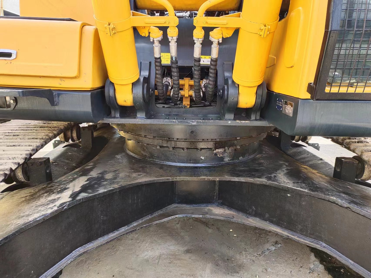 HYUNDAI R385LC-9T R305 R220 - Máy xúc bánh xích: hình 3 HYUNDAI R385LC-9T R305 R220 - Máy xúc bánh xích: hình 3