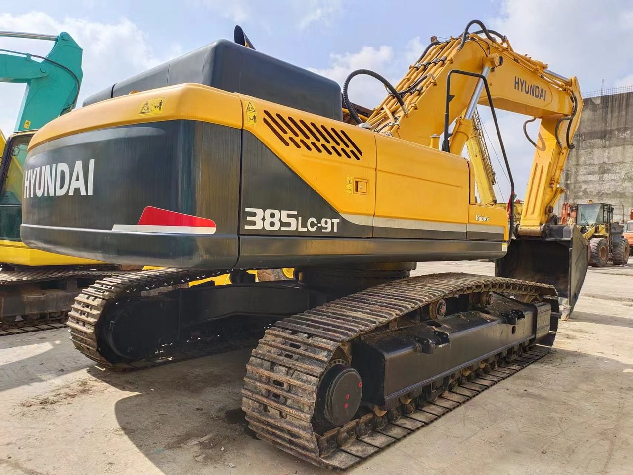 HYUNDAI R385LC-9T R305 R220 - Máy xúc bánh xích: hình 1 HYUNDAI R385LC-9T R305 R220 - Máy xúc bánh xích: hình 1