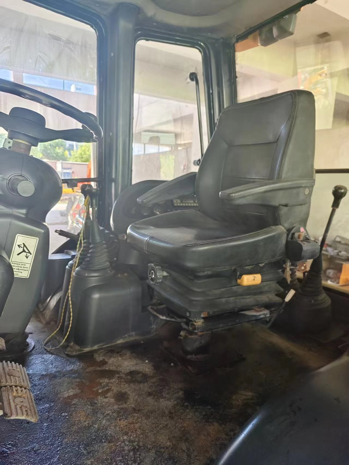 JCB 3CX - Máy xúc trước múc sau: hình 4 JCB 3CX - Máy xúc trước múc sau: hình 4