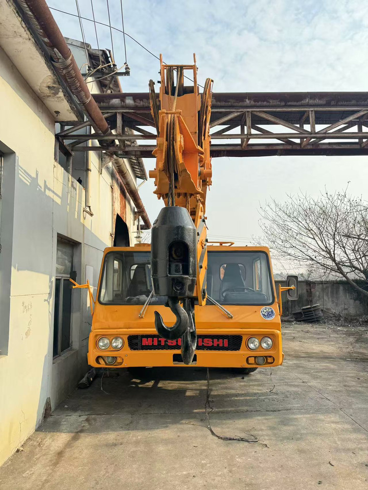 Cẩu bánh lốp KATO NK400E: hình 7 Cẩu bánh lốp KATO NK400E: hình 7