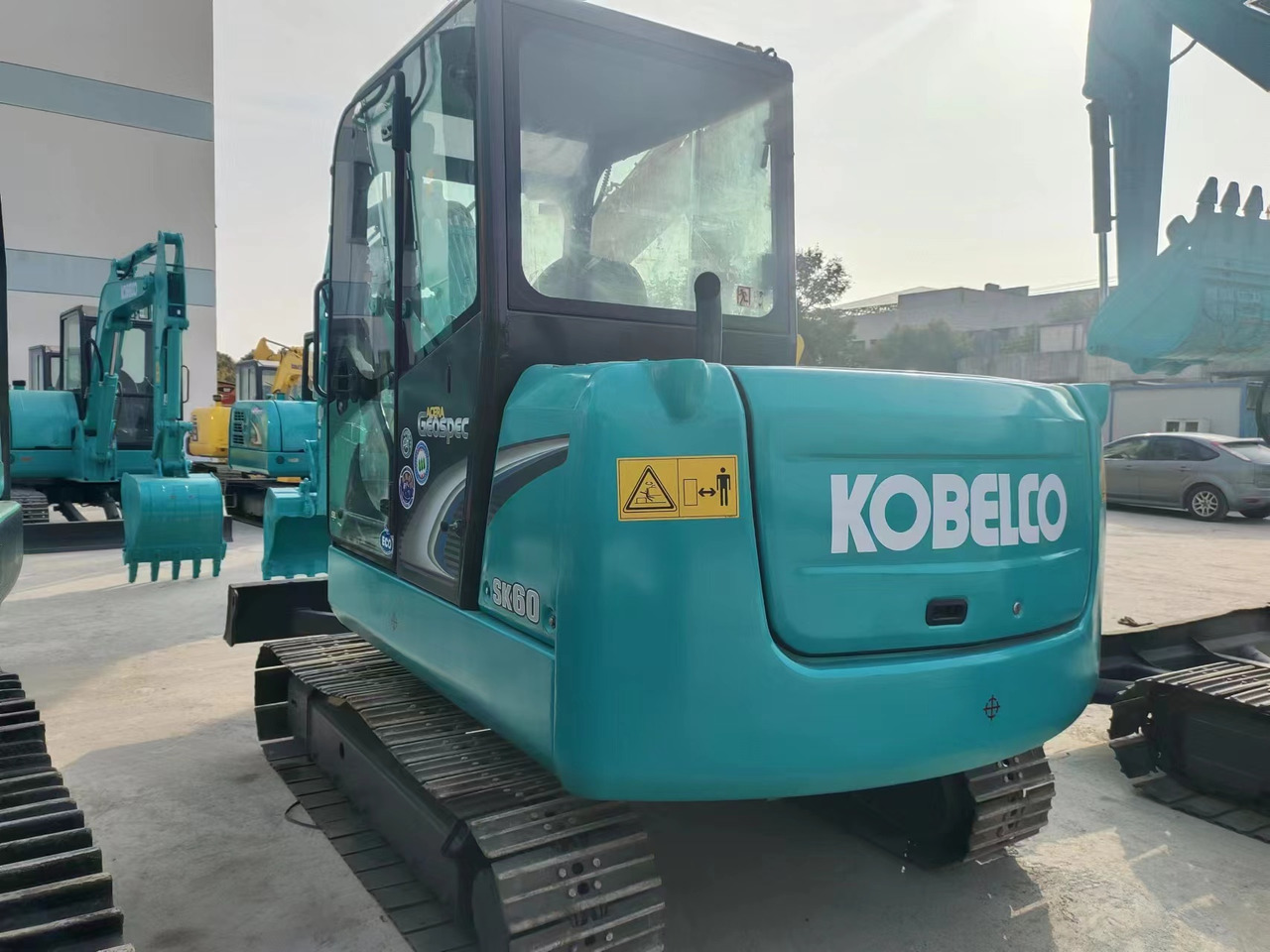 KOBELCO SK60-8 - Máy xúc mini: hình 1 KOBELCO SK60-8 - Máy xúc mini: hình 1