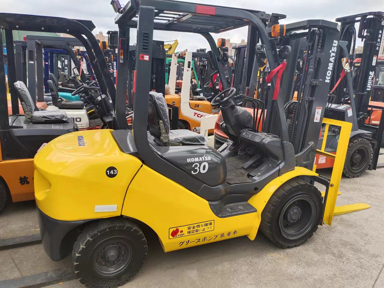 KOMATSU FD30 FD50 FD70 Japanese diesel forklift - Xe nâng diesel: hình 5 KOMATSU FD30 FD50 FD70 Japanese diesel forklift - Xe nâng diesel: hình 5