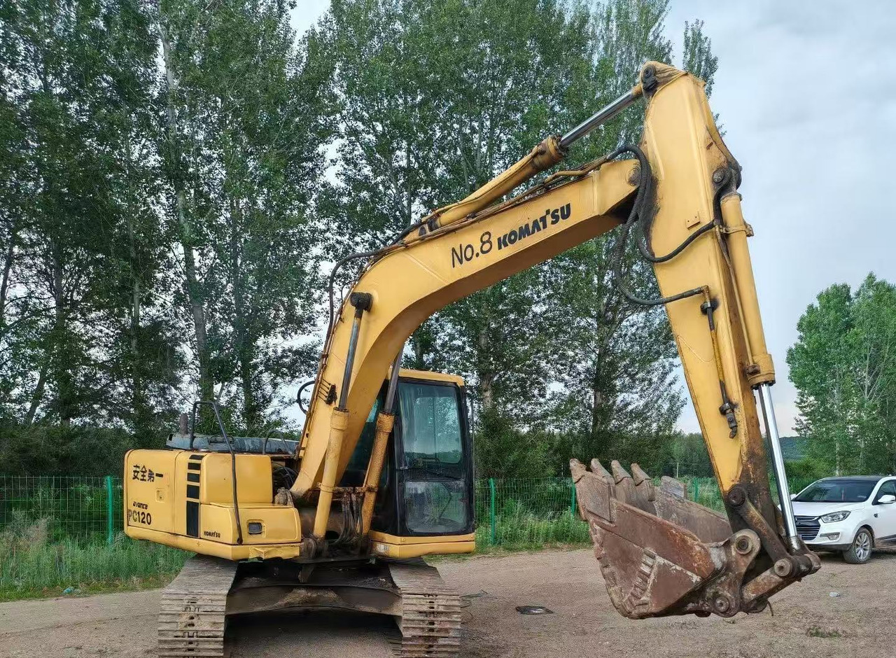 KOMATSU PC120-6 - Máy xúc bánh xích: hình 2 KOMATSU PC120-6 - Máy xúc bánh xích: hình 2