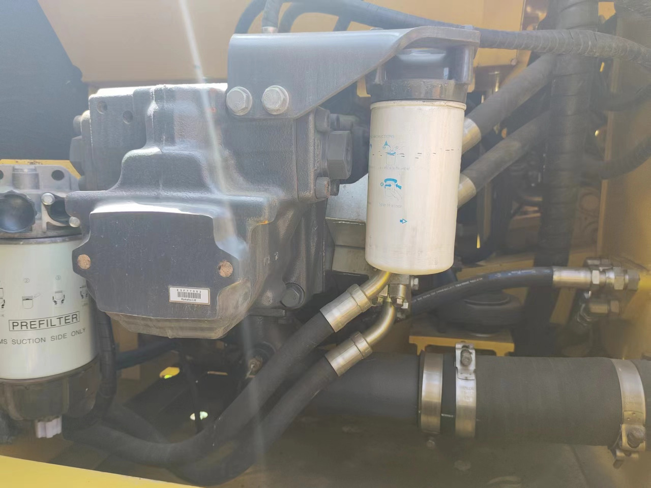 KOMATSU PC200-8 - Máy xúc bánh xích: hình 4 KOMATSU PC200-8 - Máy xúc bánh xích: hình 4