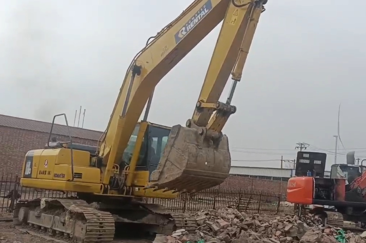 KOMATSU PC200-8N1 - Máy xúc bánh xích: hình 1 KOMATSU PC200-8N1 - Máy xúc bánh xích: hình 1