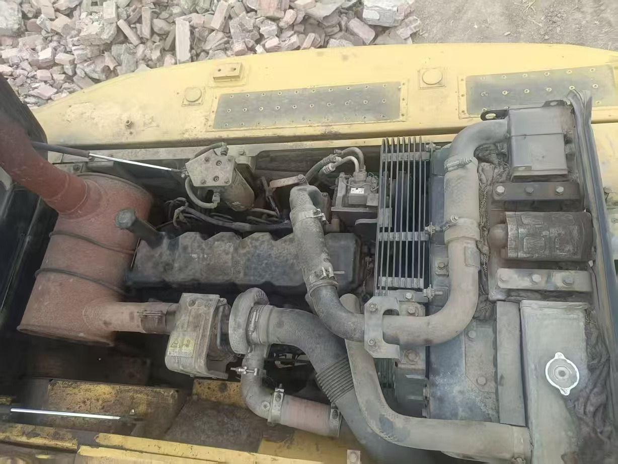 KOMATSU PC200-8N1 - Máy xúc bánh xích: hình 5 KOMATSU PC200-8N1 - Máy xúc bánh xích: hình 5