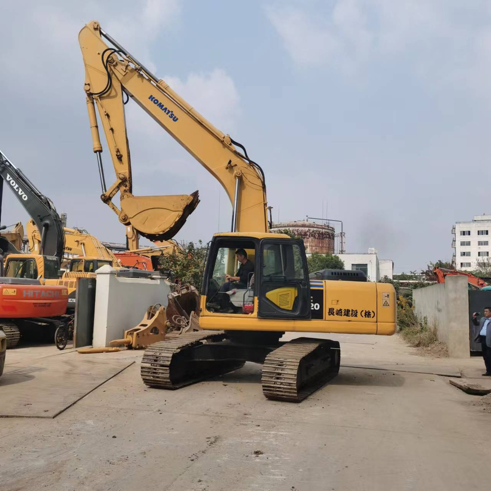 KOMATSU PC220-7 PC200-7 - Máy xúc bánh xích: hình 1 KOMATSU PC220-7 PC200-7 - Máy xúc bánh xích: hình 1
