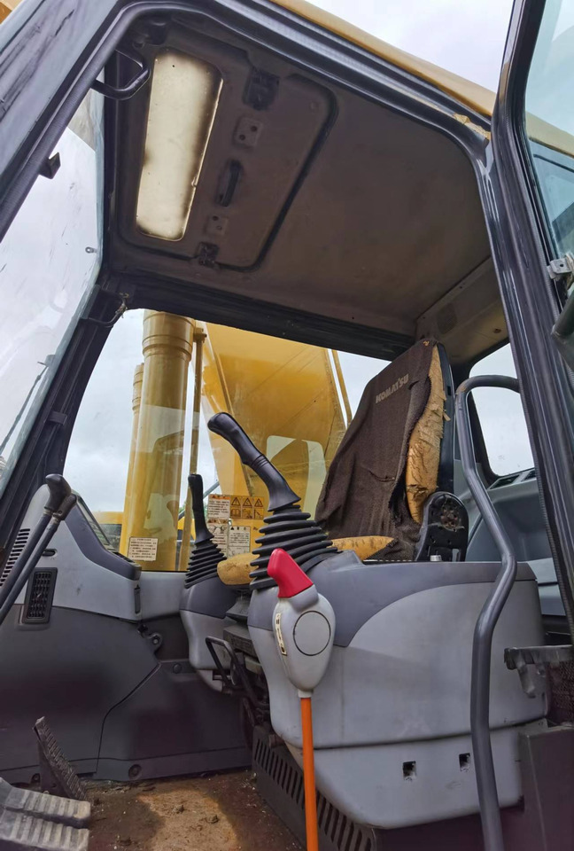 KOMATSU PC300-7 - Máy xúc bánh xích: hình 4 KOMATSU PC300-7 - Máy xúc bánh xích: hình 4