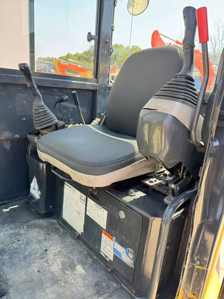 KOMATSU PC35MR - Máy xúc mini: hình 3 KOMATSU PC35MR - Máy xúc mini: hình 3