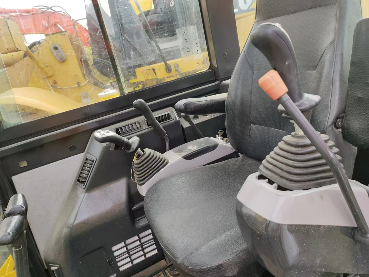 KOMATSU PC56-7 PC56 - Máy xúc mini: hình 5 KOMATSU PC56-7 PC56 - Máy xúc mini: hình 5