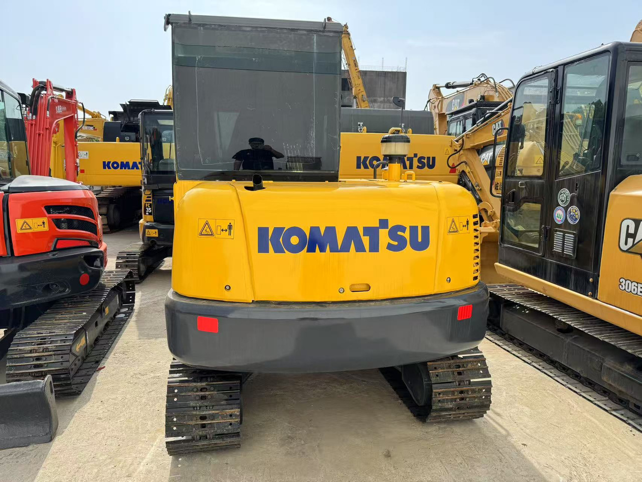 KOMATSU PC56-7 - Máy xúc mini: hình 5 KOMATSU PC56-7 - Máy xúc mini: hình 5